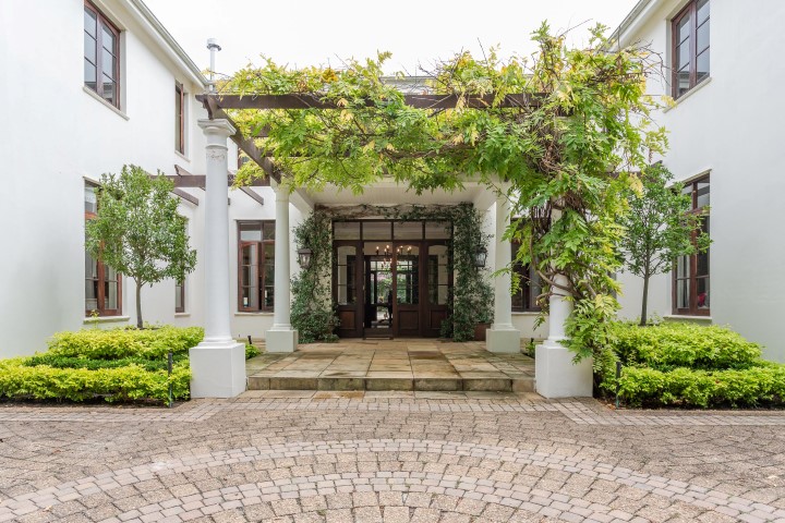 To Let 6 Bedroom Property for Rent in Constantia Western Cape